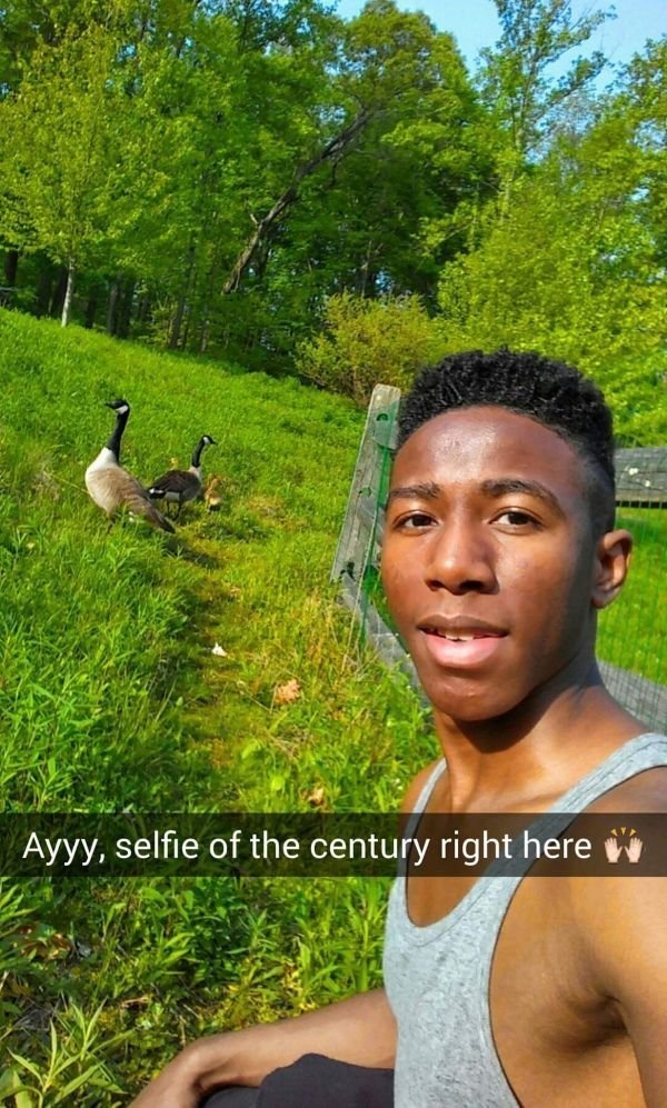 silly black guy snapchat - Ayyy, selfie of the century right here