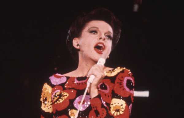 Film legend Judy Garland sadly met her fate due to an accidental overdose of barbiturates. For much of her life, Judy was secretly addicted to “pep pills,” which were provided to her by the studios to keep her thin and full of energy. By the time of her death at 47, she had been married five times and had several stints in sanitariums. She was found by fifth husband Mickey Deans, whom she had just married three months before, sitting on the toilet with her her head bent forward, hands folded in her lap and blood coming out of her mouth and nostrils.
