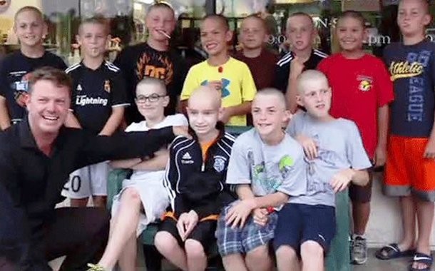 When Travis Selinka, a 10-year-old boy from Carlsbad, California, lost his hair has after weeks of radiation to treat his brain cancer in 2013, he was very apprehensive about returning to school without hair. However, his classmates at the El Camino Creek Elementary School decided to stand by his side by shaving their heads in a show of support. Travis was blown away by the gesture.