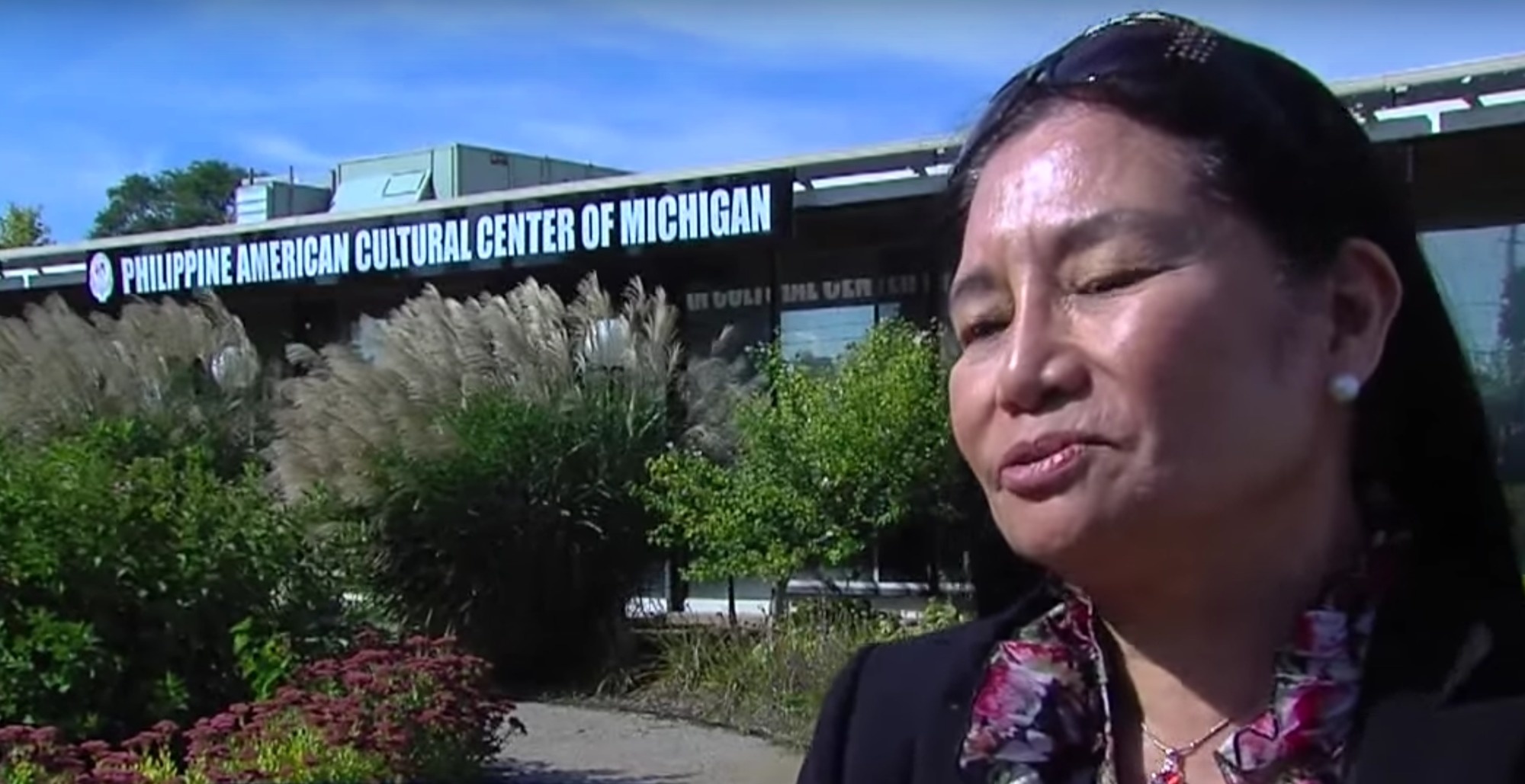 The number on the back of the note went unanswered.

Perez tried calling the number, but there was no answer. Rebecca Tungol, president of the Philippine American Cultural Center of Michigan, suggests that the number was probably from a pre-paid cell phone, which would make it untraceable.
