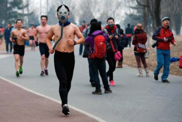 running with gas mask