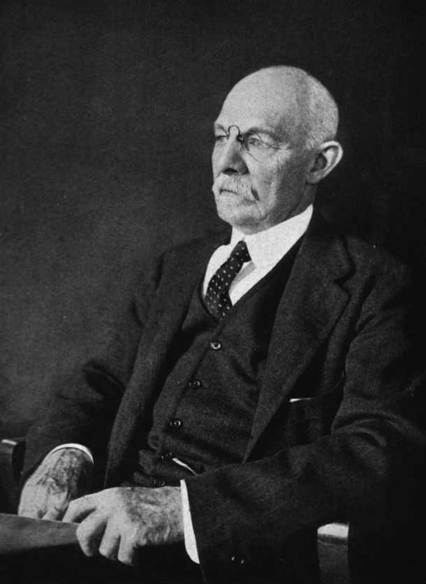 In 1884, William Stewart Halsted, a famous American physician, performed the first surgery using cocaine as an anesthetic. Halsted later became the first cocaine-addicted doctor on record.