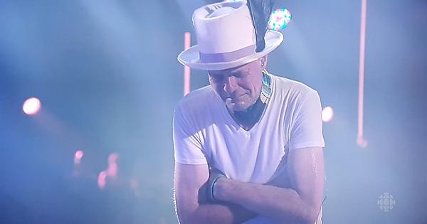 Gord Downie, who recently announced he had inoperable brain cancer, during The Tragically Hip’s last show.