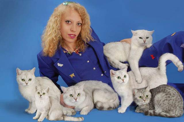 Low-Budget Glamour Shots That Are Just Too Terrible for Words