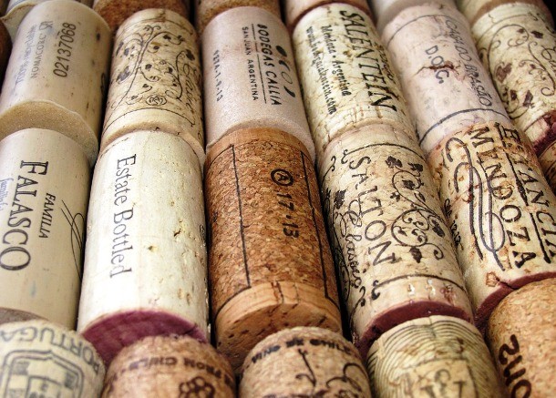 Wine lovers can use the bottle corks to create an original bulletin board by gluing the corks to a wooden frame.