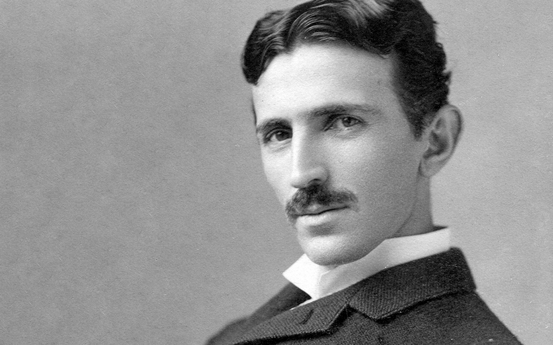 Nikola Tesla was a genius in his own right as he was an inventor, physicist, and mechanical engineer.
He came up with the idea of a mobile phone back in 1901. He also predicted the development of drone warfare. He believed his invention would be so destructive it would "tend to bring about and maintain permanent peace among nations."
