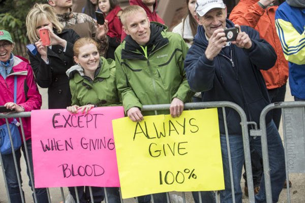 Motivational marathon signs that go the extra mile