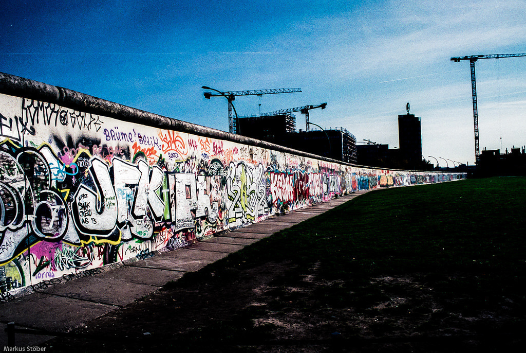 When the Berlin Wall was erected in 1961, it was 140 kilometres long.
That's 86.992 miles!