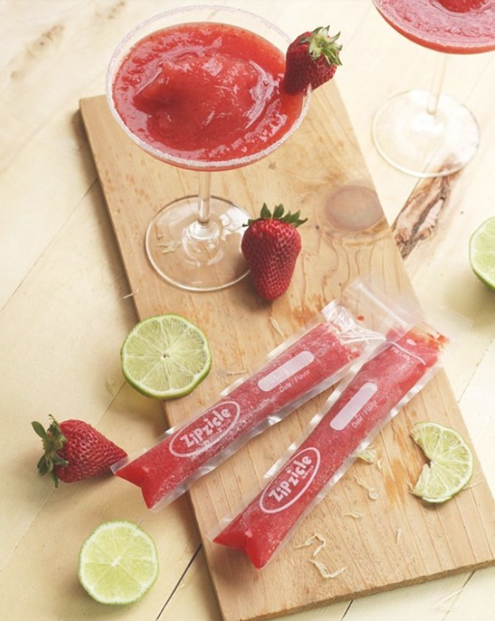 Eliminate the struggle of opening store-bought popsicles by using these reusable zipper pouches.