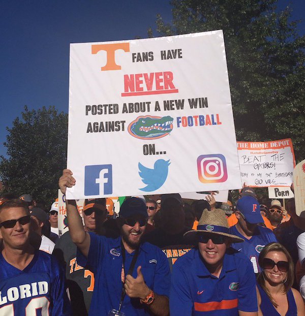 Funny College GameDay signs are back