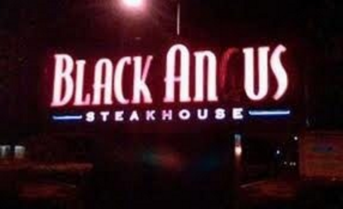 Neon Signs That Had One Job And Failed Miserably