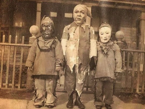 Freaky vintage halloween costumes are serious nightmare fuel