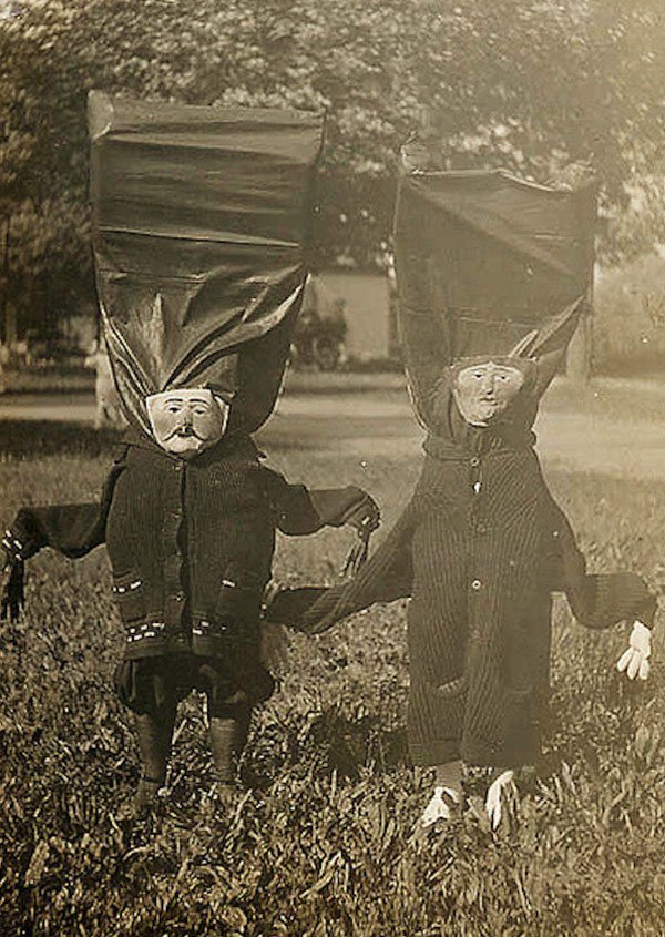 Freaky vintage halloween costumes are serious nightmare fuel