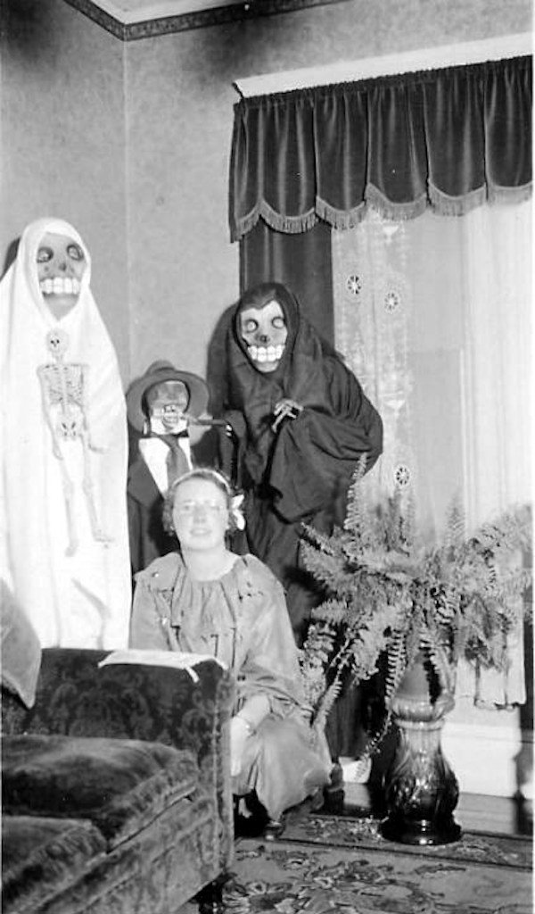 Freaky vintage halloween costumes are serious nightmare fuel