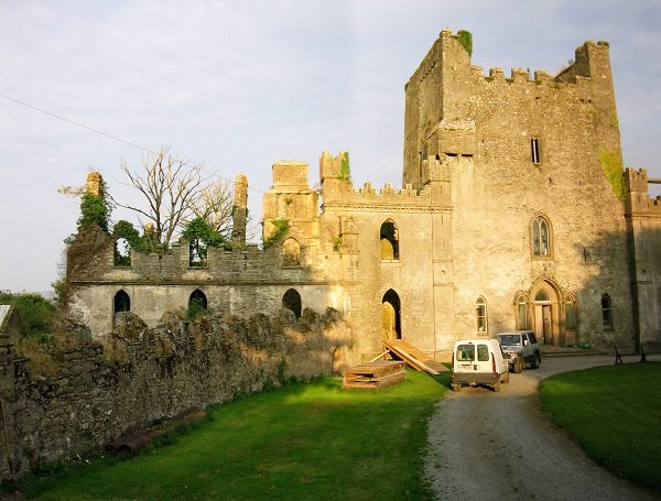 Leap Castle.
This 15th century castle has seen plenty of blood shed and comes equipped with a hatch that leads to a dungeon in which prisoners were thrown into and left to die. The dungeon floor is riddled with spikes, so whoever was thrown in was impaled.