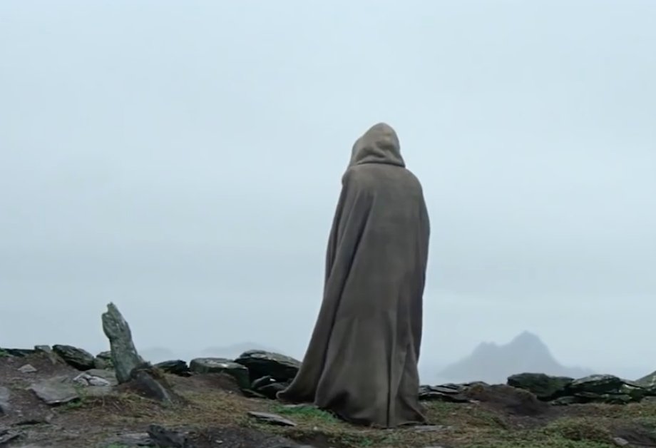 In ‘Star Wars: The Force Awakens,’ Luke Skywalker appears only a single scene in the film. Some people say that Luke is standing next to a gravestone of someone special where others say it’s just an oddly shaped stone.