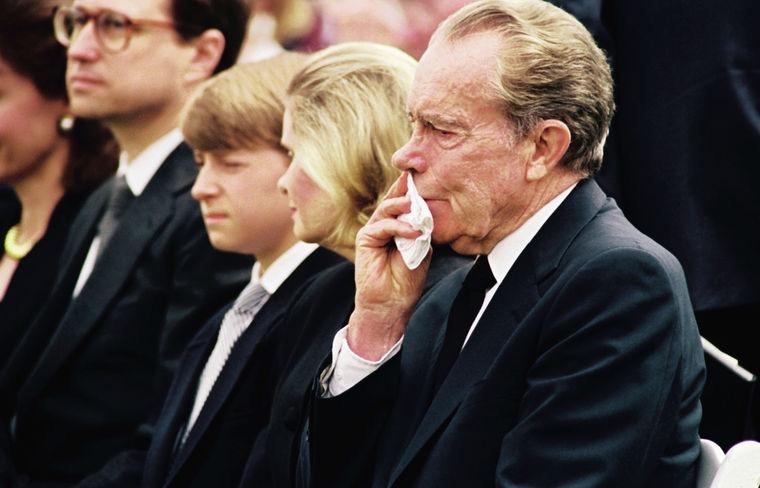 Richard Nixon at his wife’s funeral, June 26, 1993