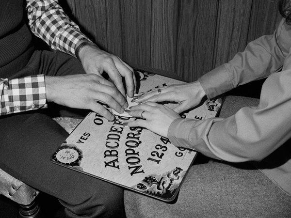 Ouija Board Panic
Mexico, 2006
This one might be the only story with a worthy basis. I don’t like to mess with Ouija Boards; they’re legit.
In Mexico, a girl at a strict girls school was expelled for using an Ouija board to try to influence a basketball game. As she was escorted out, she cursed the school and over the next few weeks, hundreds of students began reporting strange symptoms, and supernatural events. Eventually, the phenomenon was chalked up to mass fear.