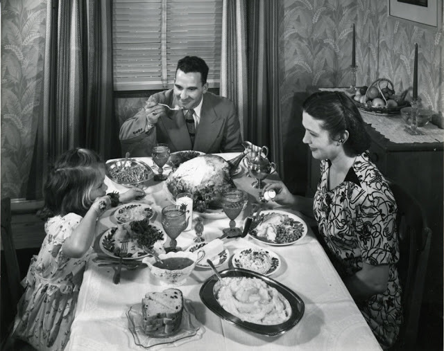 In 1945 this family sat down for a Thanksgiving dinner and cameras caught the happiness they all enjoyed.