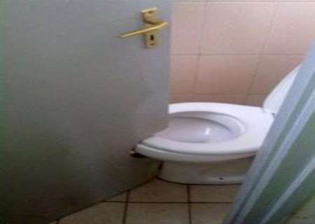Bathroom Fails So Awkward You’ll Never Want To Pee Again