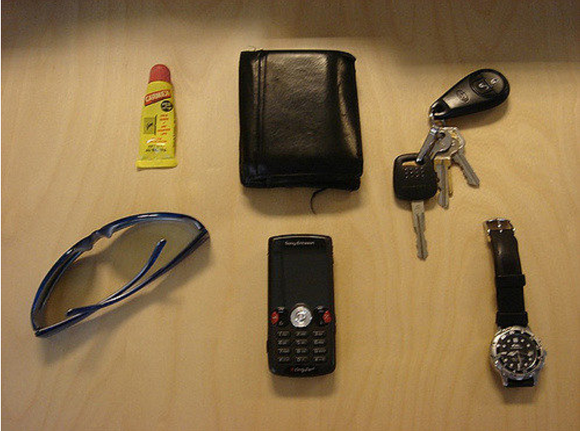 Check your pockets before going anywhere. Check to ensure you have your keys, phone, and wallet. These items can all prove helpful in most situations.