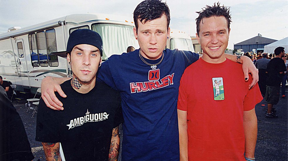 1992 was also a giant year for alternative and hip-hop bands, with bands such as Blink-182, Bush, Hanson, Less Than Jake, and Weezer (among others) all hitting the scene.