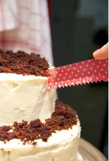 Run a knife under warm water before you cut the cake to make perfect slices.