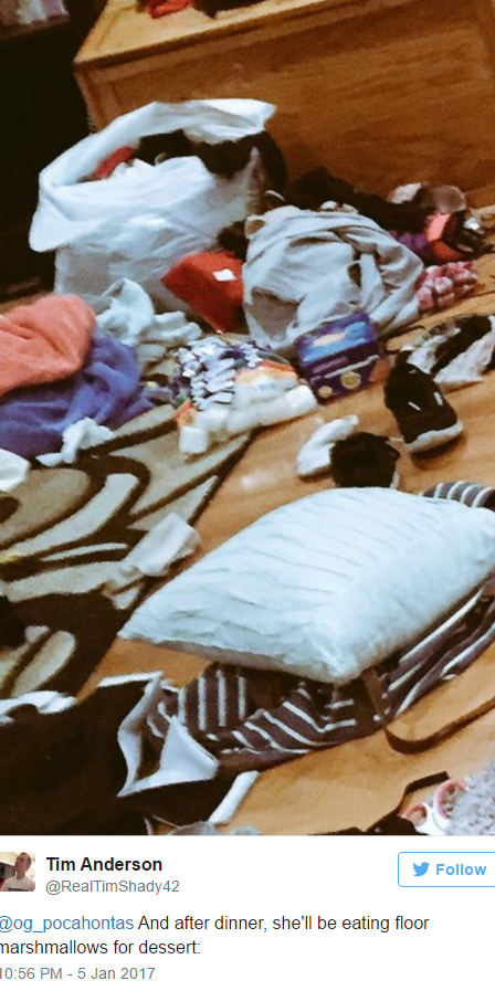 This Woman Tried To Post A Glamorous Selfie But Twitter Couldnt Get Over Her Messy Room