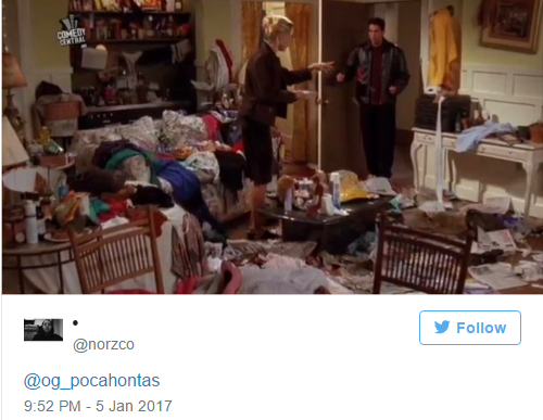 This Woman Tried to Post a Glamorous Selfie, but Twitter Couldn't Get Over Her Messy Room