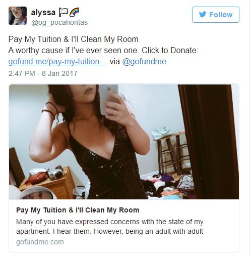 This Woman Tried to Post a Glamorous Selfie, but Twitter Couldn't Get Over Her Messy Room