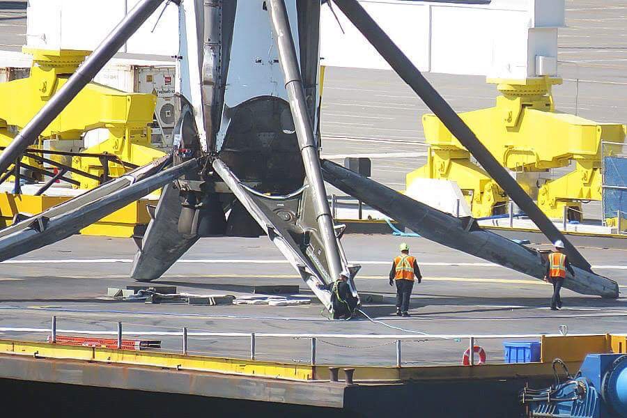 SpaceX landing is even more impressive when you see the booster next to humans