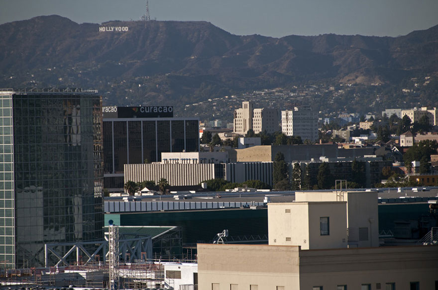 22 Famous Landmarks Zoomed Out To Show Their Surroundings