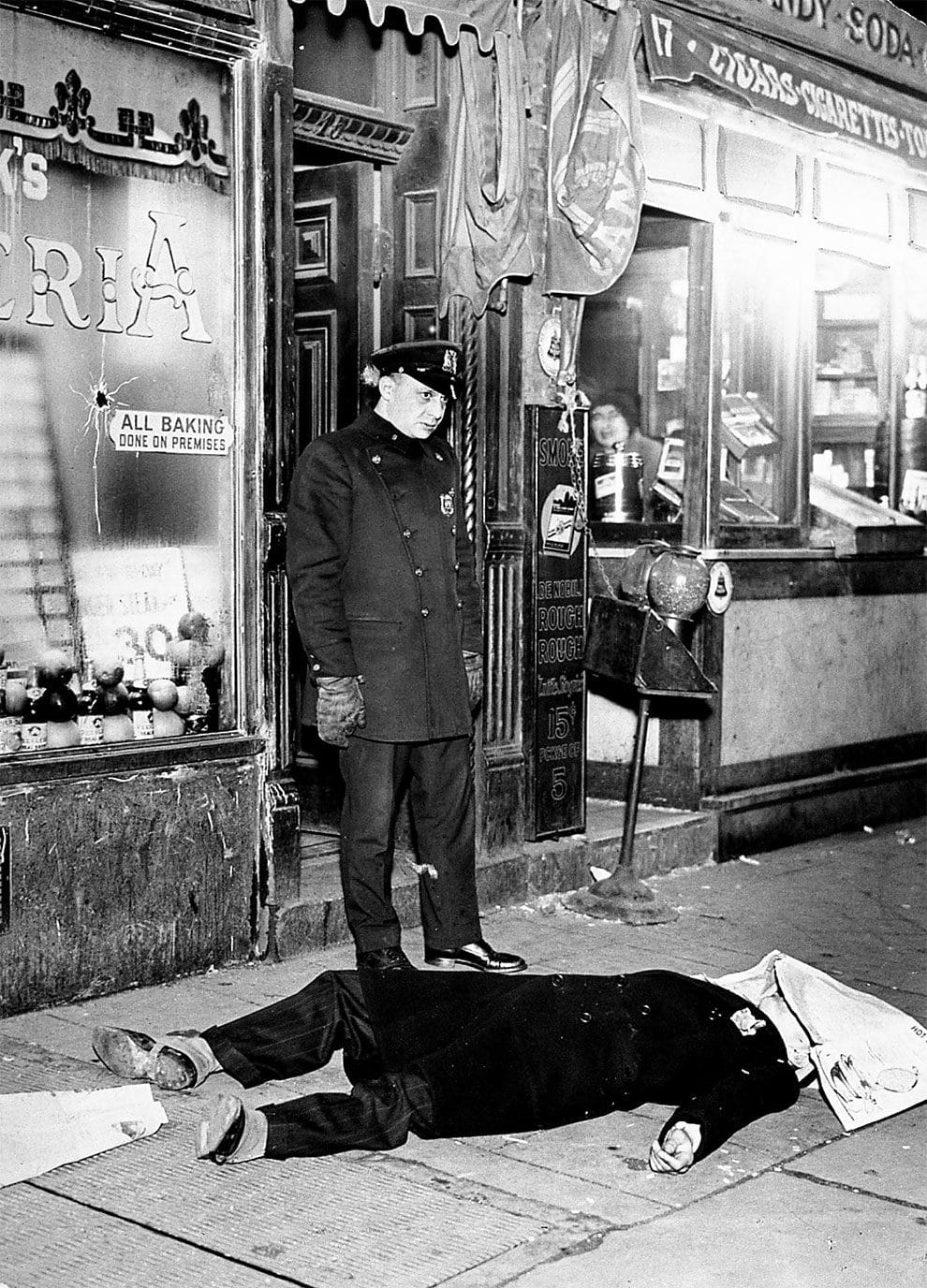 Body of John (Aces) Mazza lies in front of 17 First Ave. after dying in a gangster’s duel on February 21, 1931