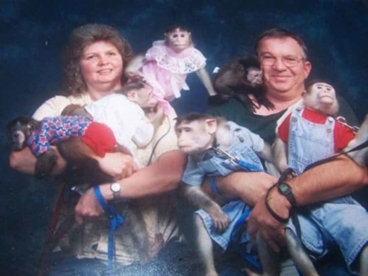 creepy family portraits
