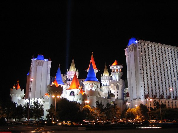 The largest sum of money won from Vegas Slots took place at the Excalibur Hotel. A man put in $100 and won $39,000,000.