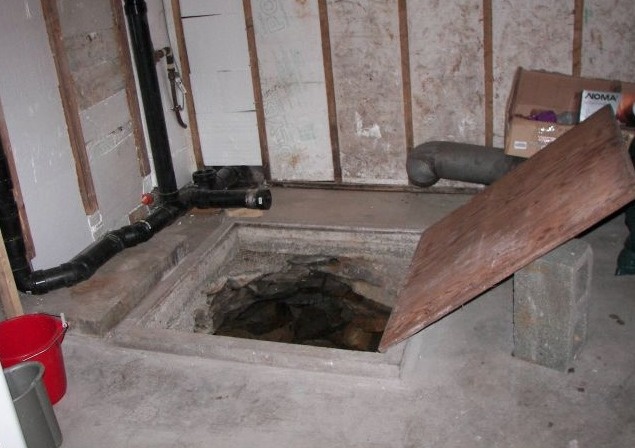 Creepy Well - A well was found at the bottom of someone's home. Who knows what's at the bottom of the creepy thing!