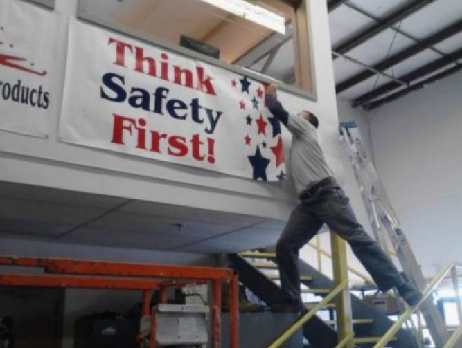 15 Lil' Bits Of Irony For Your Viewing Pleasure