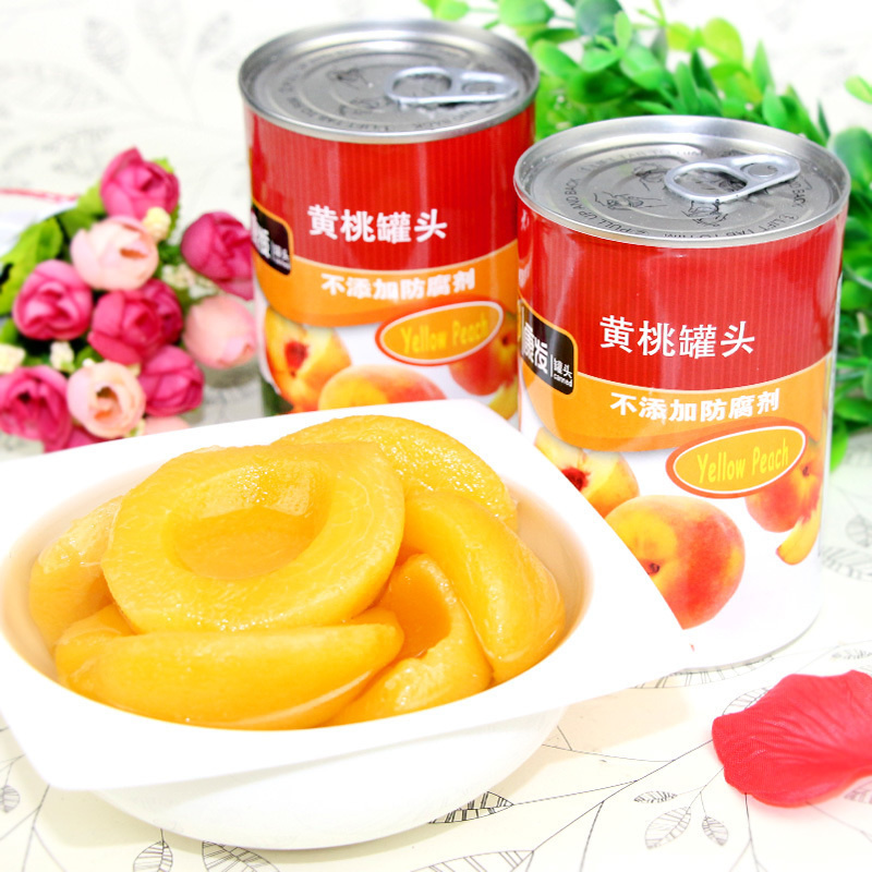 Canned peaches from China