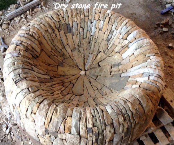 dry stone fire pit - Dry stone fire pit