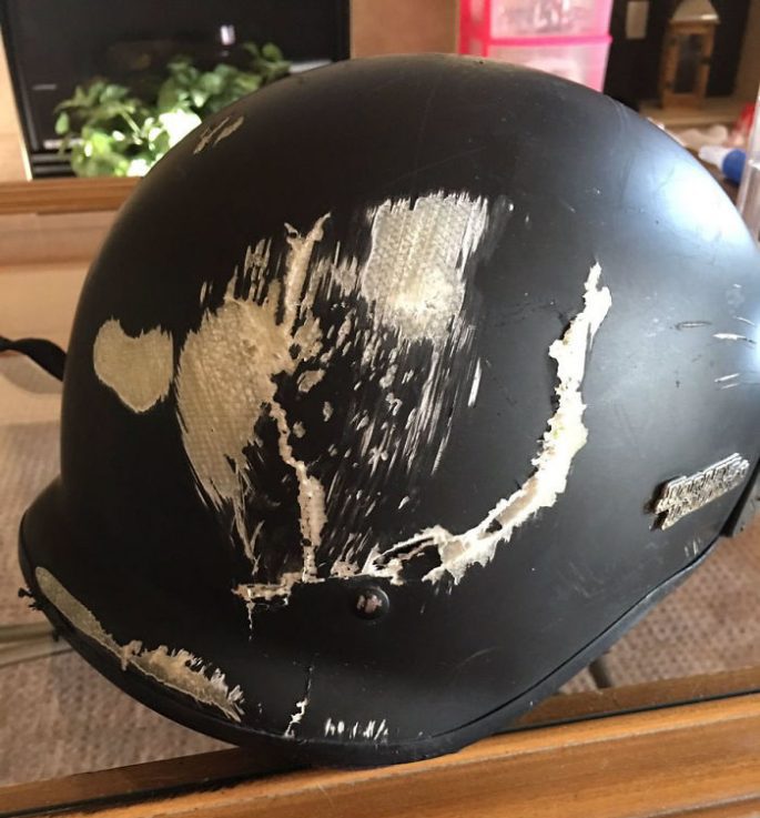 damaged helmet - Nio