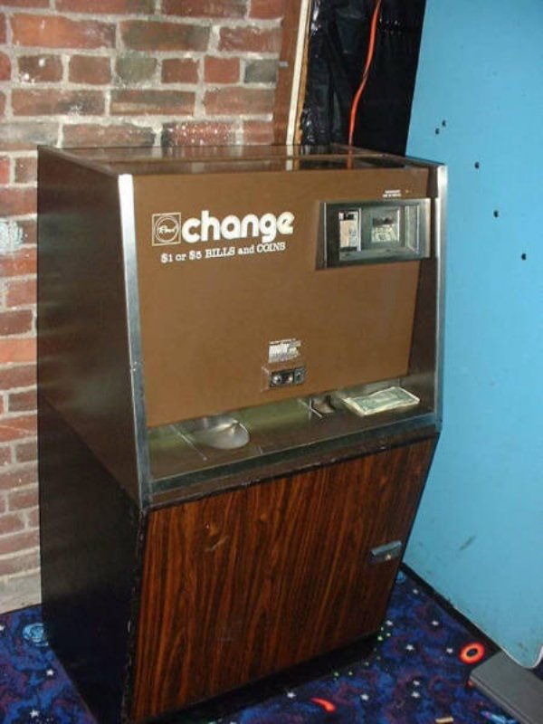 old change machine - change $1 or $5 Bills and Coins