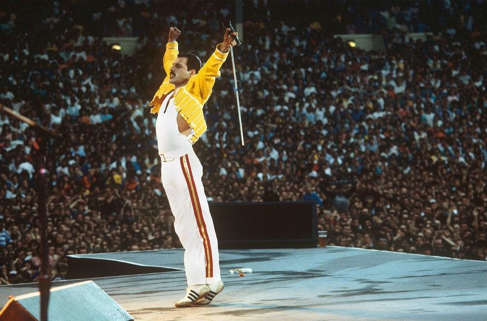 Freddy mercury on stage, Wembley 1986