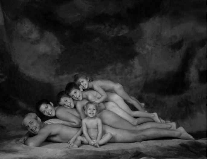 15 Weird As F*ck Families Who Are DISTURBINGLY Close