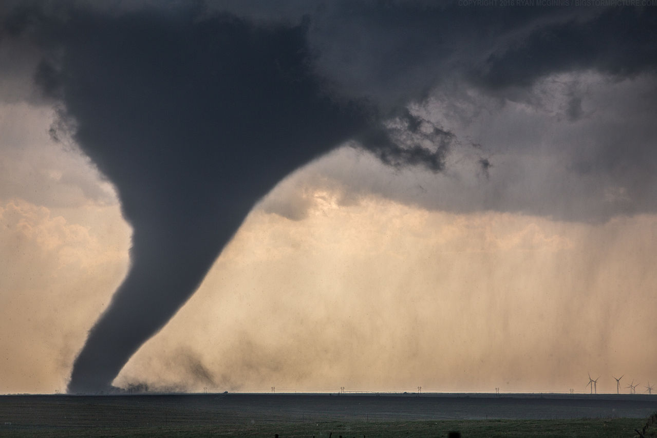 The size of a tornado compared to the size of wind turbines