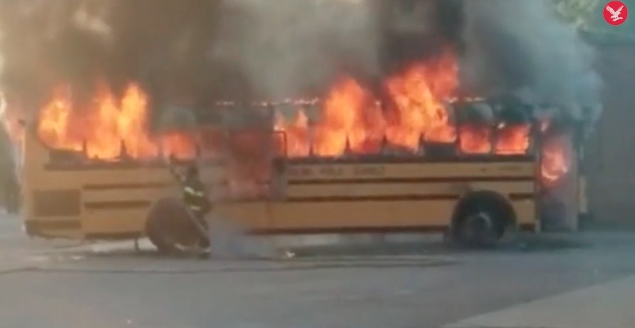 A school bus driver was taking her daily route when two young students started shouting about smoke.
The bus driver immediately pulled over and successfully evacuated all 56 students out of the bus before it caught on fire.