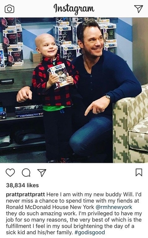 Christ Pratt likes to visit the kids at Ronald McDonald's House in New York every so often.
At his most recent visit, he happily gave out toys to the sick kids there.