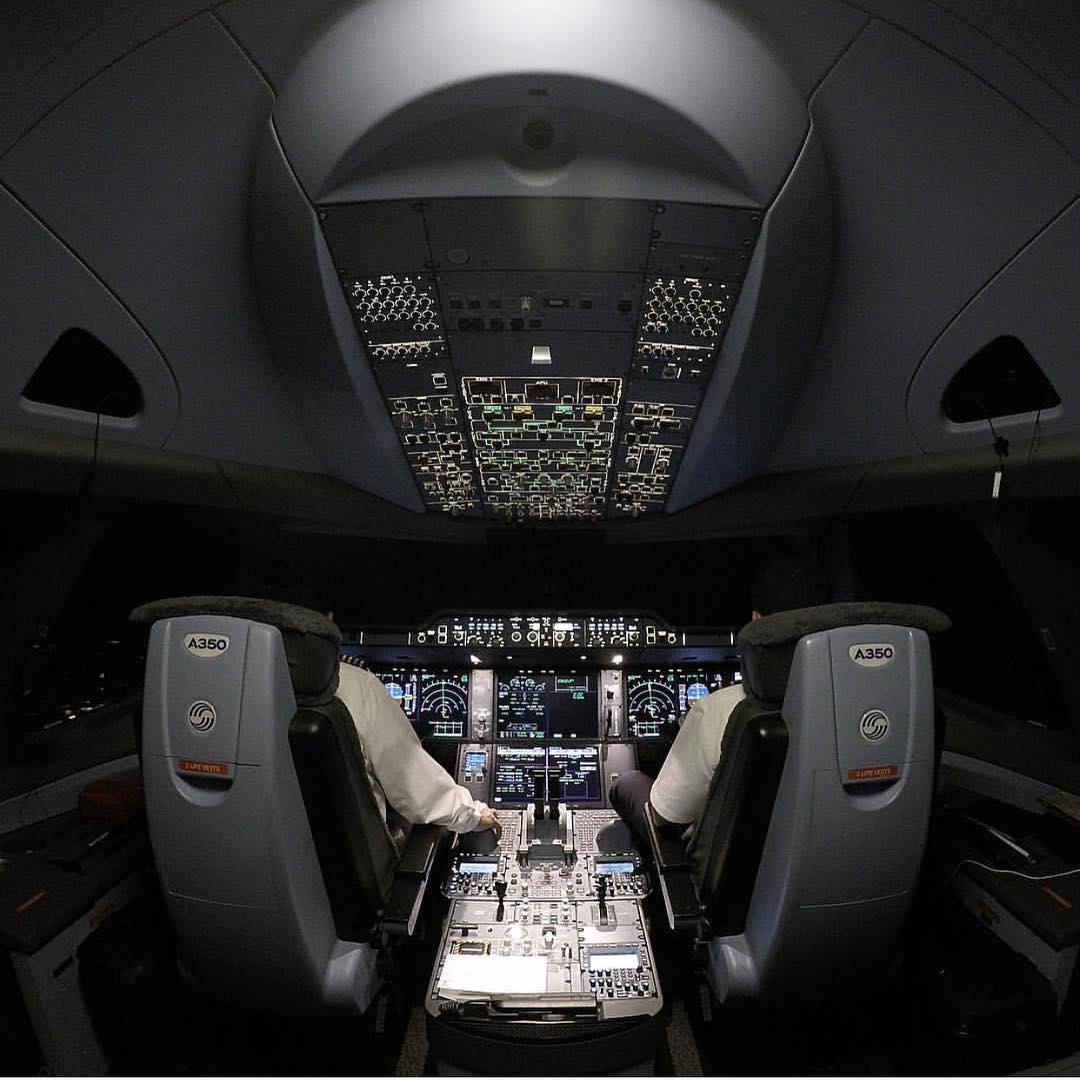 Airbus A350 cockpit