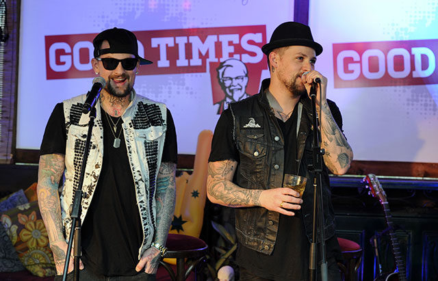 Members of the band “Good Charlotte” protested against KFC’s treatment of chickens. Then in 2012 and 2013 appeared in a number of KFC commercials in Australia and even tried to set a world record for eating KFC on “Australia’s Got Talent.”