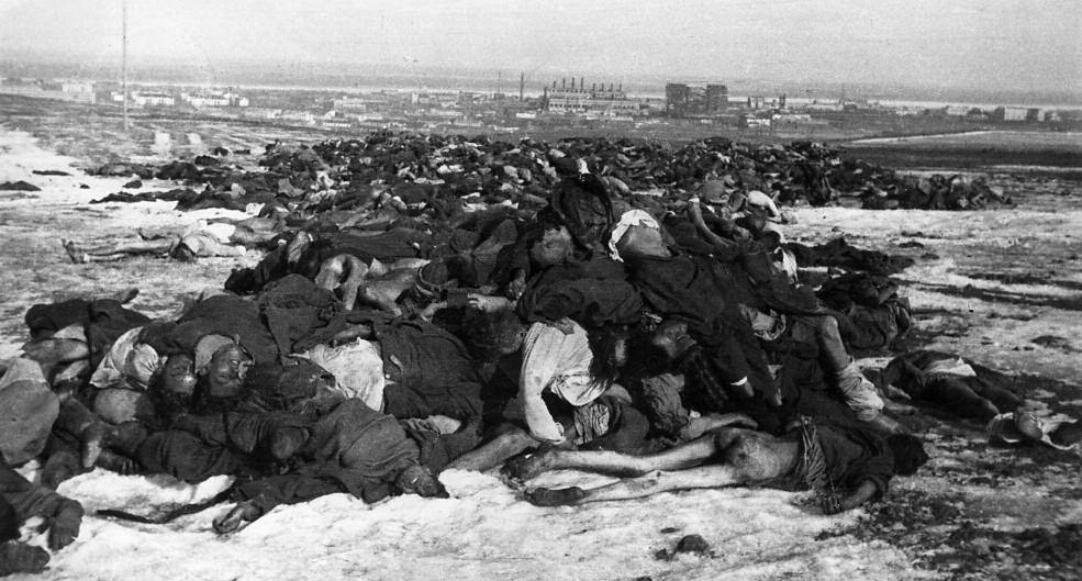 Dead German soldiers on the outskirts of Stalingrad, 1943