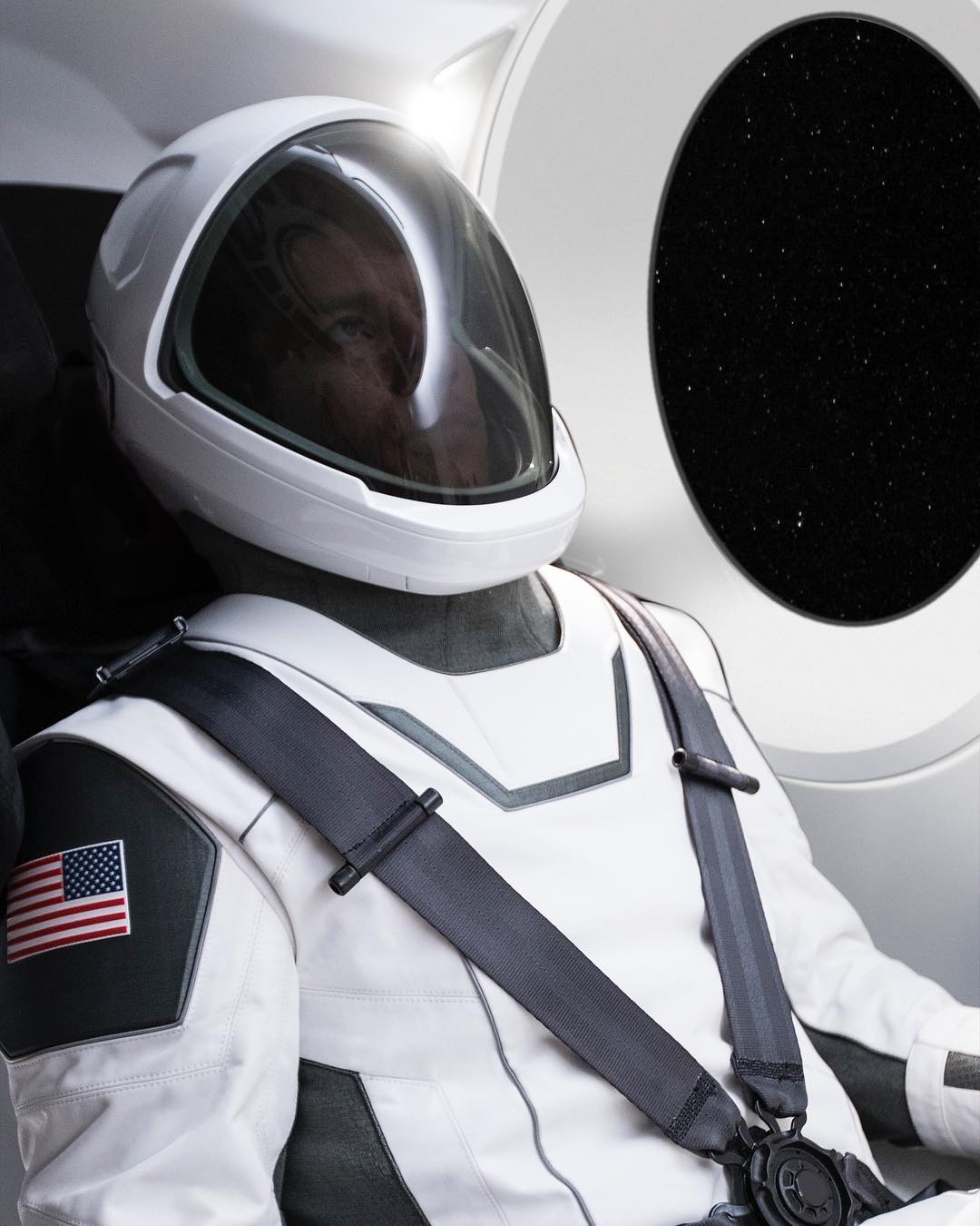 Elon Musk just shared the first picture of his SpaceX spacesuit